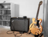 Verschiedene Gitarren spielbereit